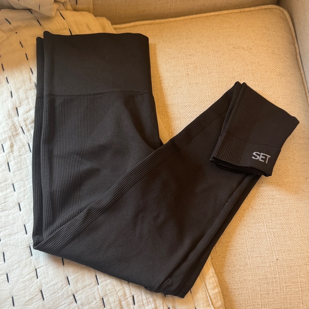 Black Leggings with SET Logo